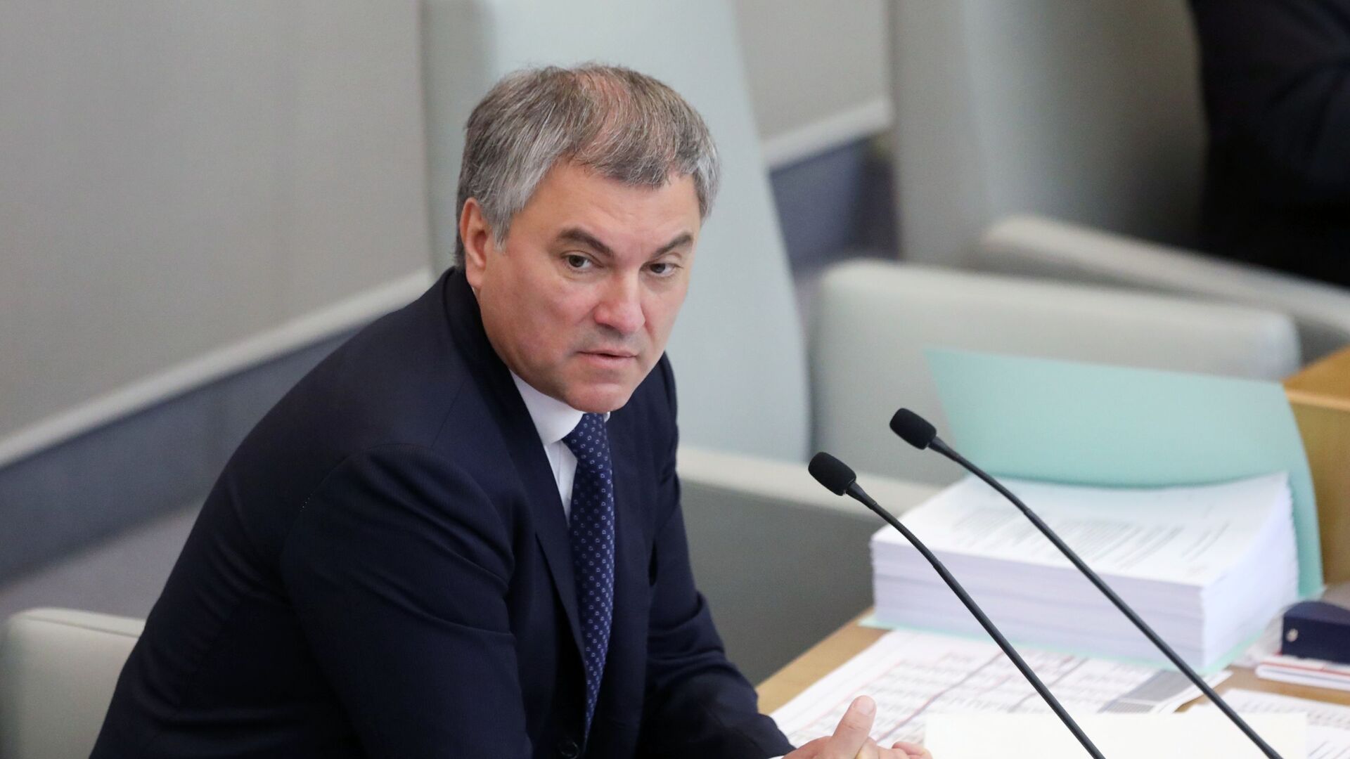 Володин отметил сокращение числа детей мигрантов, допущенных до обучения